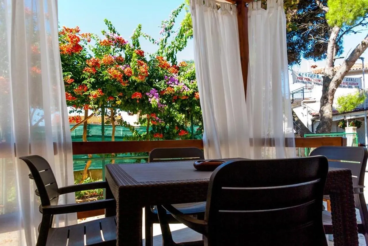 Villa Mediterranea - Apartments Medulin